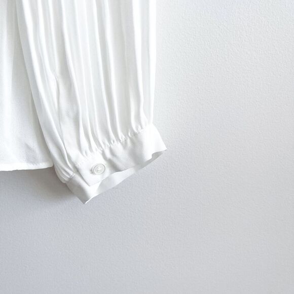 A MTL 1980 Womens Textured Pleated Keyhole Back Long Sleeve Blouse White 2X - Picture 8 of 10